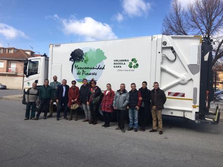 Imagen Los pueblos de la Mancomunidad de Tierra de Pinares estrenan camión de recogida de residuos