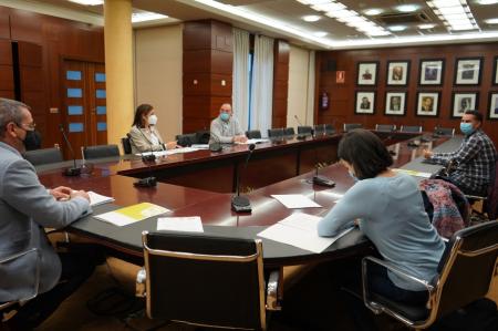 Imagen La Mesa del Diálogo Social se propone un equilibrio entre la contratación  a través de programas externos y el presupuesto de la Diputación