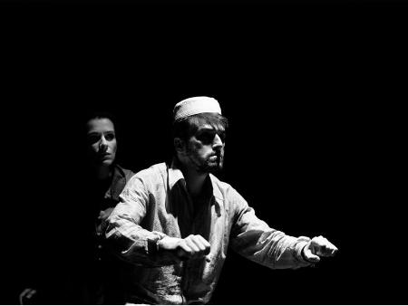 Imagen Las coplas y las carcajadas dan paso al drama y el teatro gestual de Este Estaçao sobre las tablas del Juan Bravo